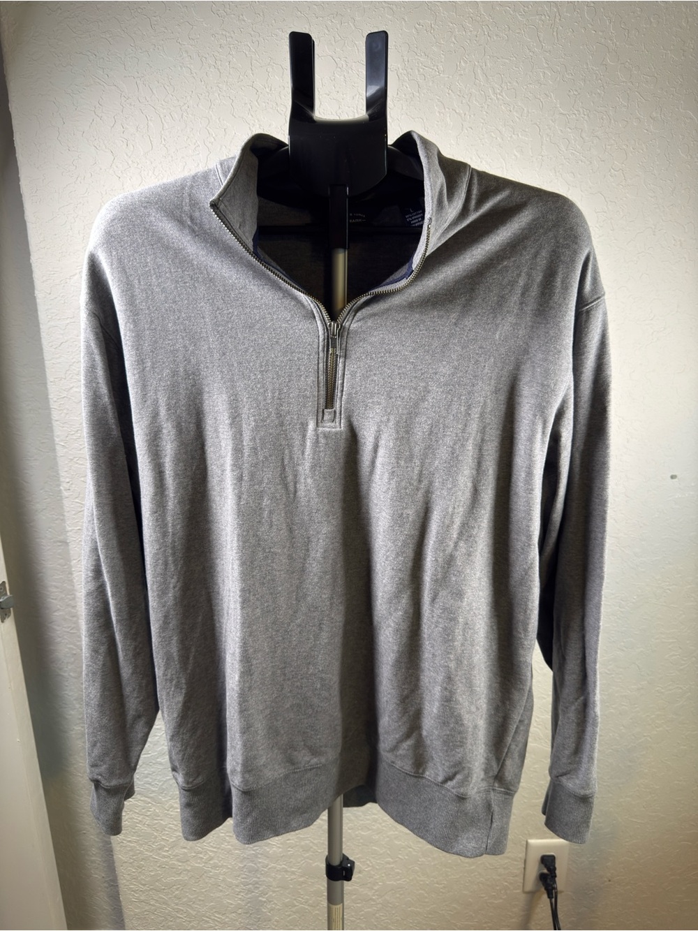 Roundtree & Yorke Men’s Large Gray Quarter Zip Pullover Sweater